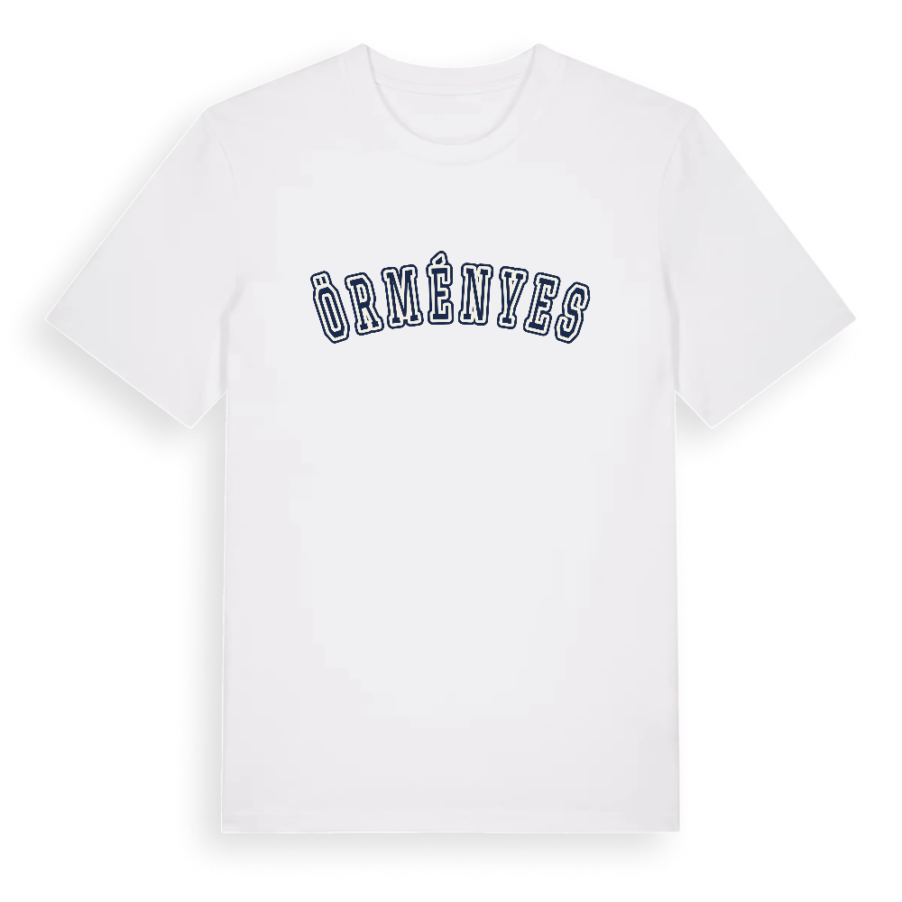 Örményes college t-shirt – White, i miljö