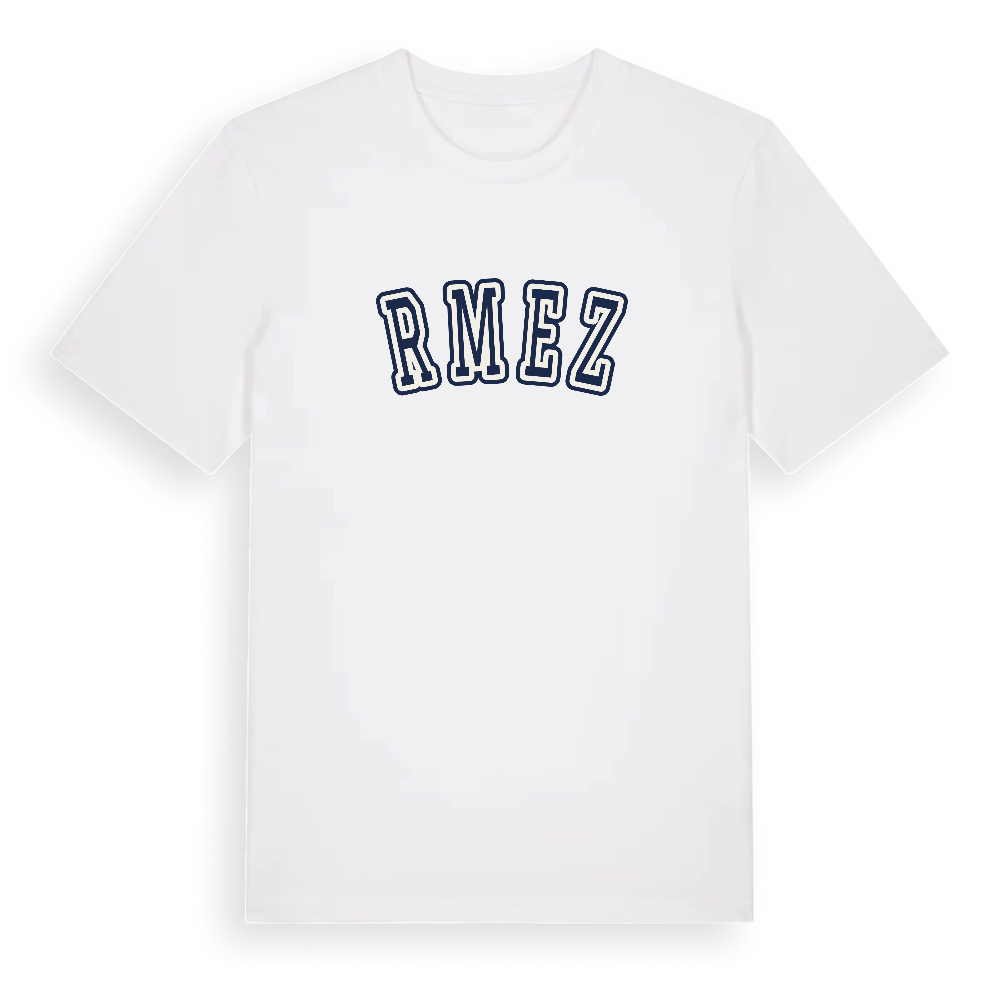 Őrmező college t-shirt – White, i miljö