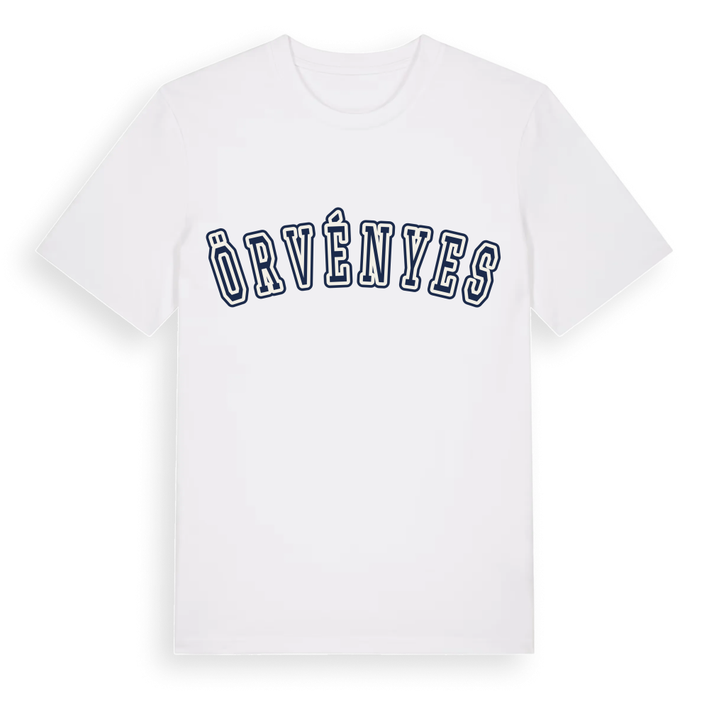 Örvényes college t-shirt – White, i miljö