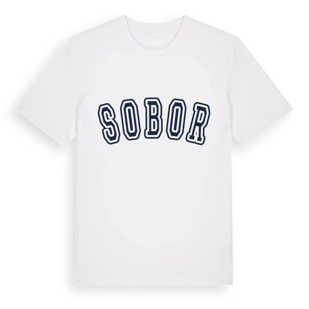 Sobor college t-shirt – White, i miljö