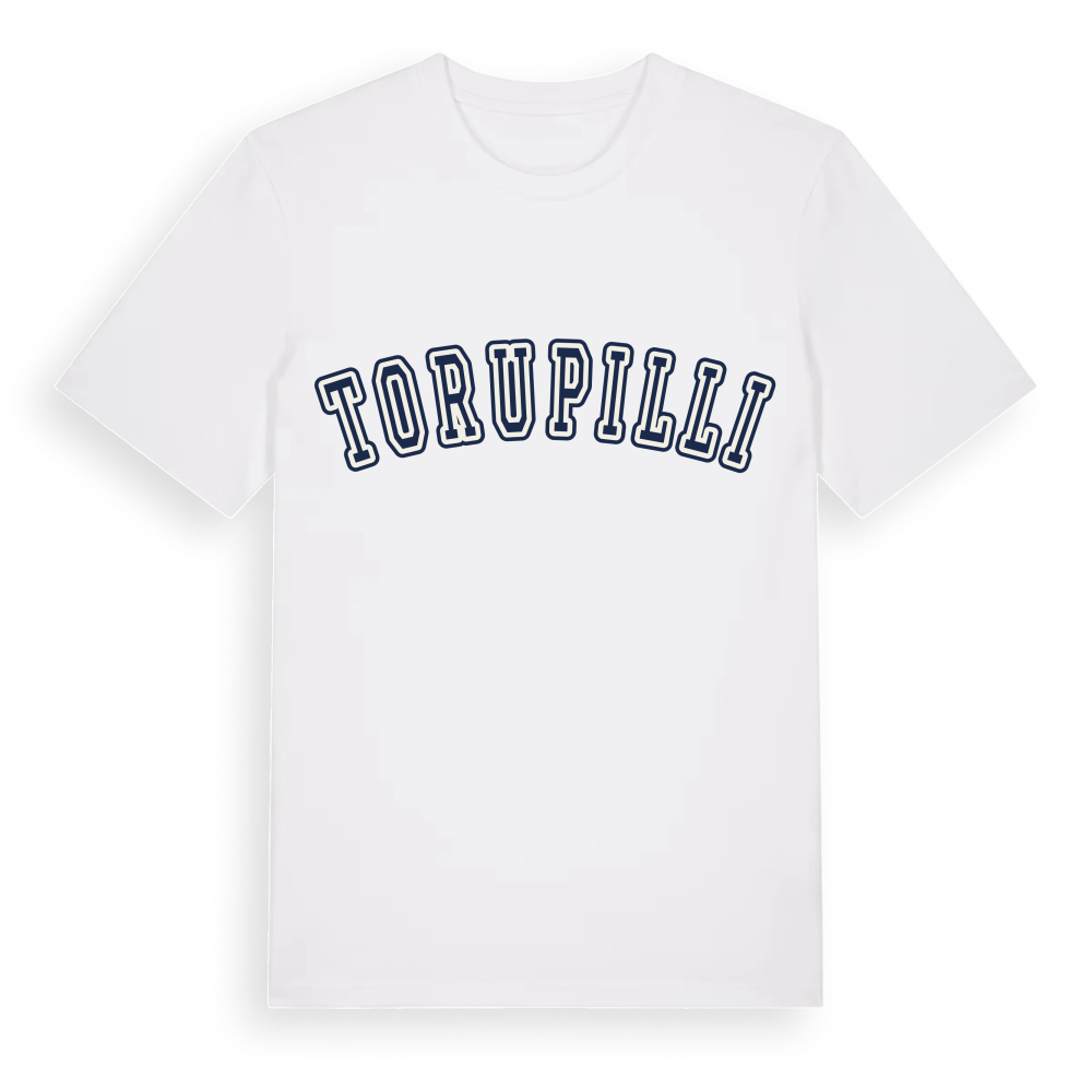 Torupilli college t-shirt – White, i miljö
