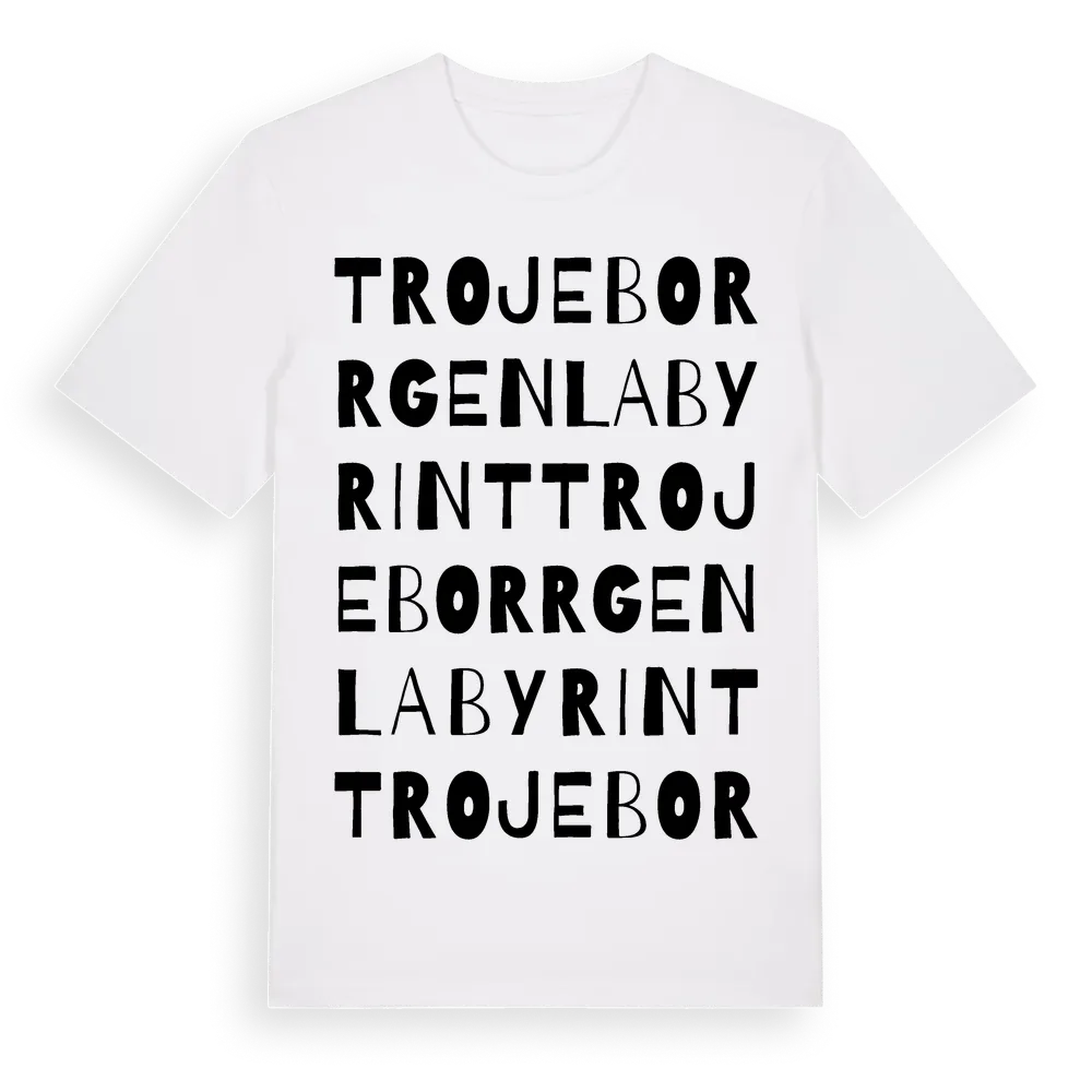 Trojeborrgen Labyrint ordlek t-shirt i miljö