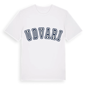 Udvari college t-shirt – ekologisk bomull t-shirt från Pinshirt