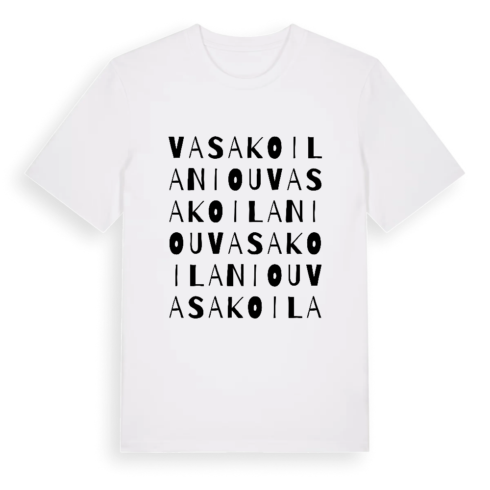 Vasa Koilaniou ordlek t-shirt – White, i miljö