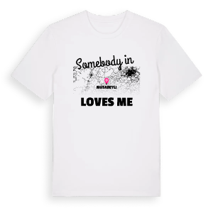 Någon i Musabeyli älskar mig t-shirt – ekologisk bomull t-shirt från Pinshirt