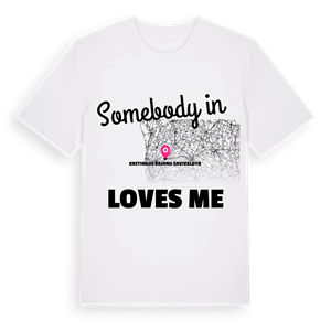 Någon i Kretingos rajono savivaldybė älskar mig t-shirt – ekologisk bomull t-shirt från Pinshirt