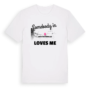 Någon i Sakyatan Mahallesi älskar mig t-shirt – ekologisk bomull t-shirt från Pinshirt