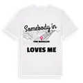 Någon i Yeni Mahallesi älskar mig t-shirt