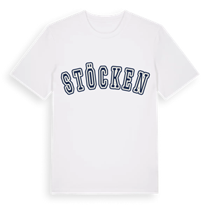 Stöcken college t-shirt – ekologisk bomull t-shirt från Pinshirt