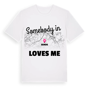 Någon i Sende älskar mig t-shirt – ekologisk bomull t-shirt från Pinshirt