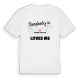 Någon i Yeniköy Mahallesi älskar mig t-shirt