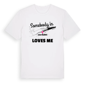 Någon i Lilla Älberg älskar mig t-shirt – ekologisk bomull t-shirt från Pinshirt
