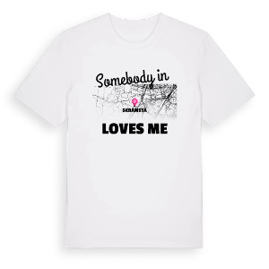 Någon i Skråmsta älskar mig t-shirt – ekologisk bomull t-shirt från Pinshirt