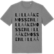 Mid Heather Gray t-shirt med Lilla Åkemossen ordlek t-shirt
