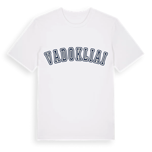 Vadokliai college t-shirt – ekologisk bomull t-shirt från Pinshirt