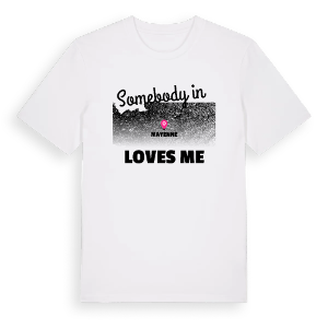 Någon i Mayenne älskar mig t-shirt – ekologisk bomull t-shirt från Pinshirt