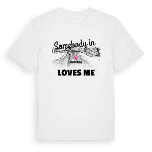 Någon i Viinikka älskar mig t-shirt – ekologisk bomull t-shirt från Pinshirt