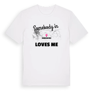 Någon i Sanginjoki älskar mig t-shirt – ekologisk bomull t-shirt från Pinshirt