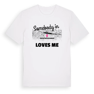 Någon i Hinter dem Bahnhof älskar mig t-shirt – ekologisk bomull t-shirt från Pinshirt
