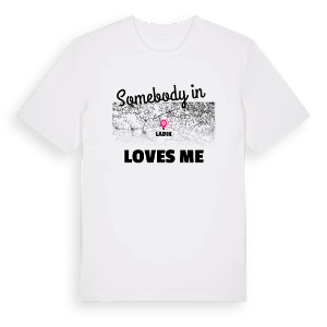 Någon i Ladik älskar mig t-shirt – ekologisk bomull t-shirt från Pinshirt