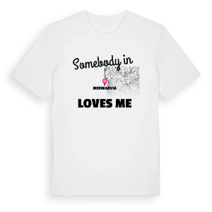 Någon i Merikarvia älskar mig t-shirt – ekologisk bomull t-shirt från Pinshirt