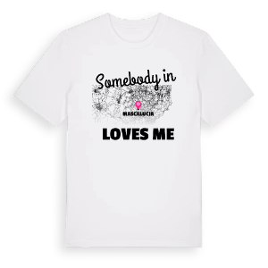 Någon i Mascalucia älskar mig t-shirt – ekologisk bomull t-shirt från Pinshirt