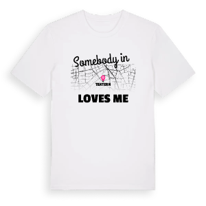 Någon i Teatern älskar mig t-shirt – ekologisk bomull t-shirt från Pinshirt