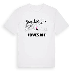Någon i Backa älskar mig t-shirt – ekologisk bomull t-shirt från Pinshirt