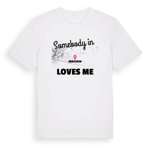 Någon i Ekbacken älskar mig t-shirt – ekologisk bomull t-shirt från Pinshirt