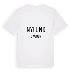 Nylund i Sverige t-shirt – ekologisk bomull t-shirt från Pinshirt