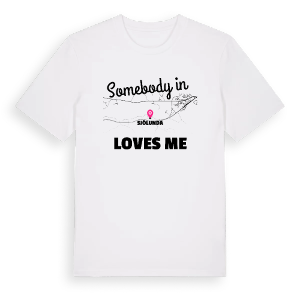 Någon i Sjölunda älskar mig t-shirt – ekologisk bomull t-shirt från Pinshirt