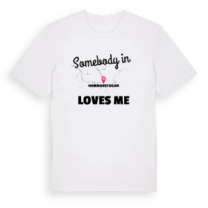 Någon i Hammarstugan älskar mig t-shirt – ekologisk bomull t-shirt från Pinshirt