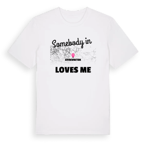 Någon i Kyrkvreten älskar mig t-shirt – ekologisk bomull t-shirt från Pinshirt