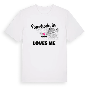 Någon i Lövsta älskar mig t-shirt – ekologisk bomull t-shirt från Pinshirt