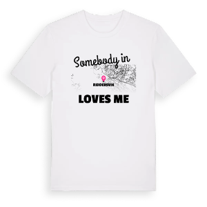 Någon i Riddersvik älskar mig t-shirt – ekologisk bomull t-shirt från Pinshirt