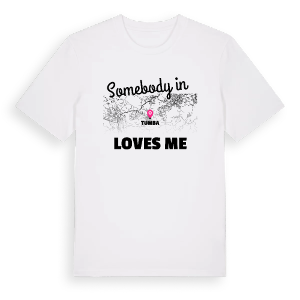 Någon i Tumba älskar mig t-shirt – ekologisk bomull t-shirt från Pinshirt