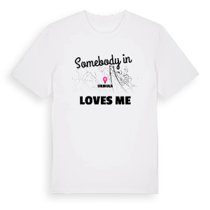 Någon i Urmula älskar mig t-shirt – ekologisk bomull t-shirt från Pinshirt