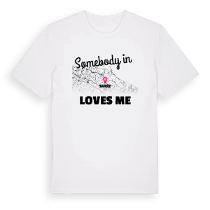 Någon i Saray älskar mig t-shirt – ekologisk bomull t-shirt från Pinshirt
