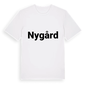 Nygård fetstil t-shirt – ekologisk bomull t-shirt från PinShirt