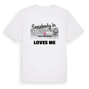 Någon i powiat sochaczewski älskar mig t-shirt – ekologisk bomull t-shirt från Pinshirt