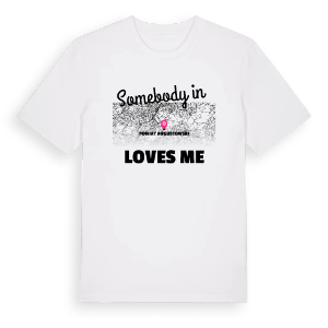 Någon i powiat augustowski älskar mig t-shirt – ekologisk bomull t-shirt från Pinshirt