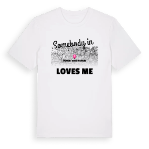 Någon i powiat gnieźnieński älskar mig t-shirt – ekologisk bomull t-shirt från Pinshirt