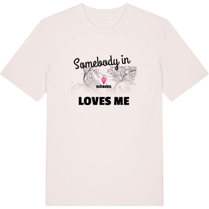 Någon i Sjöberg älskar mig t-shirt – t-shirt från PinShirt
